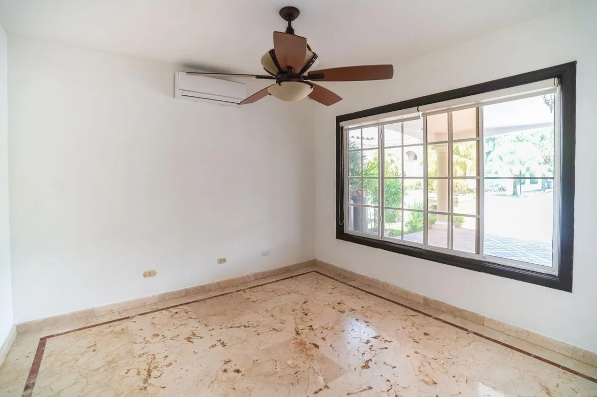 Se Vende Casa en Costa Azul, Costa del Este