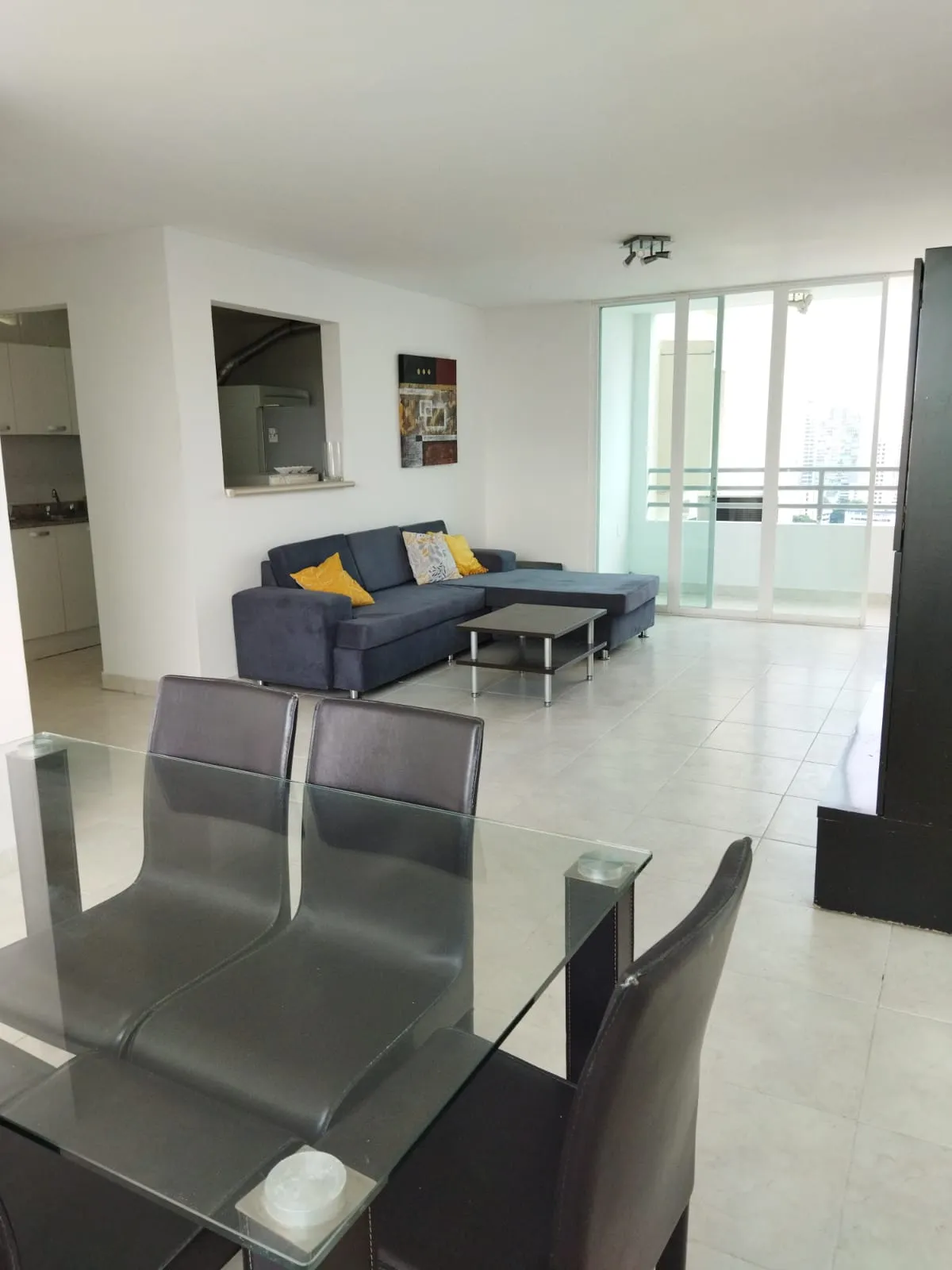 Apartment for Sale in Edison Park