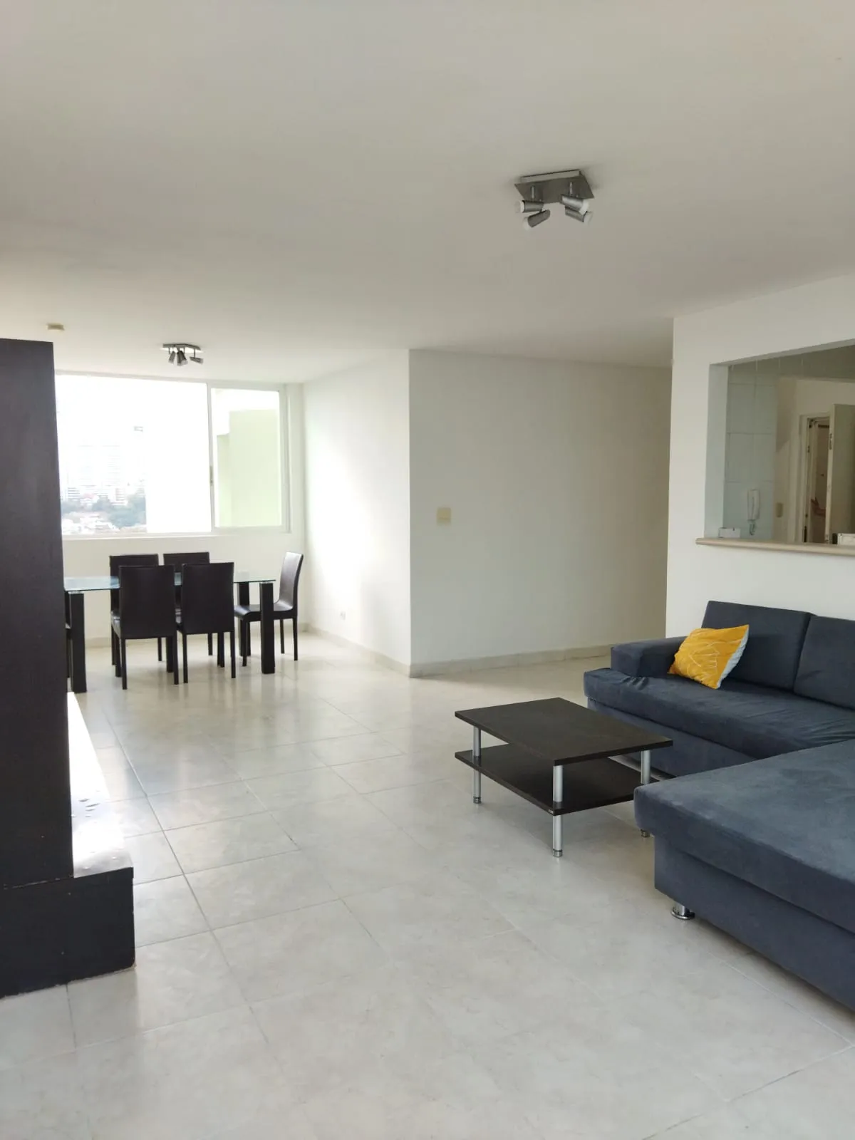 Apartment for Sale in Edison Park