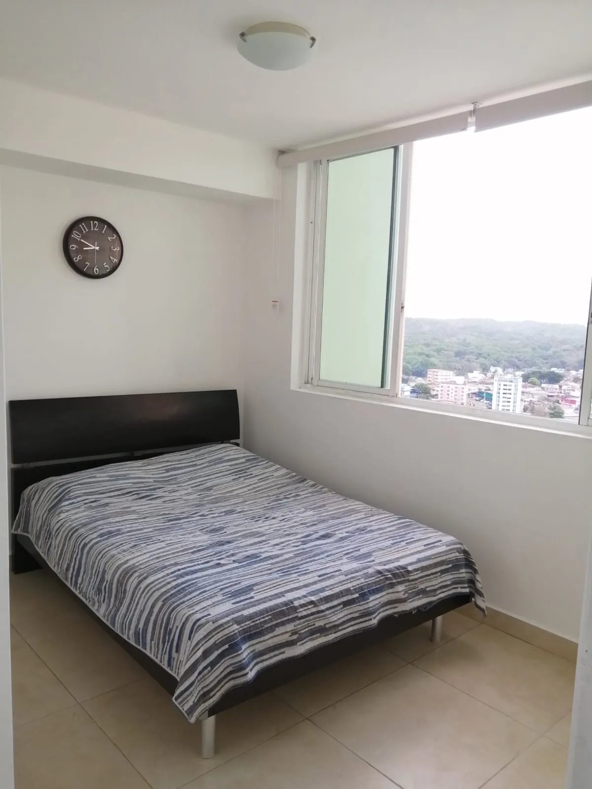 Apartment for Sale in Edison Park