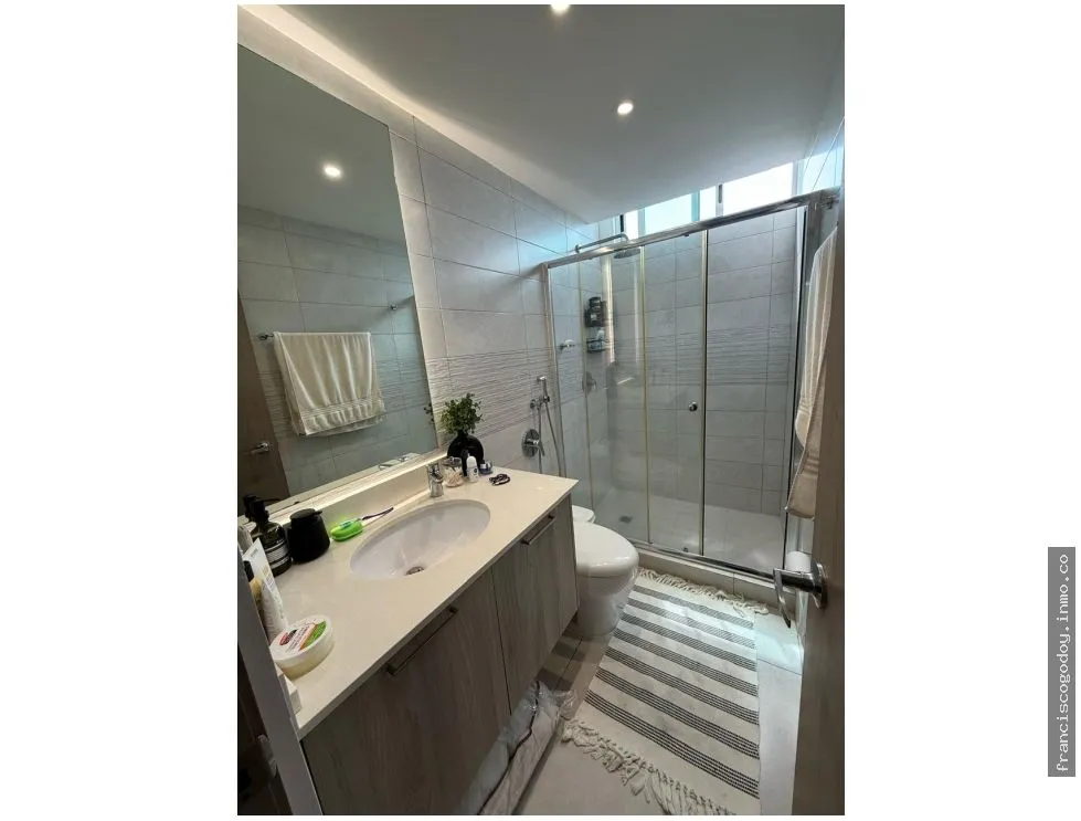 Apartment for Sale in Edison Park