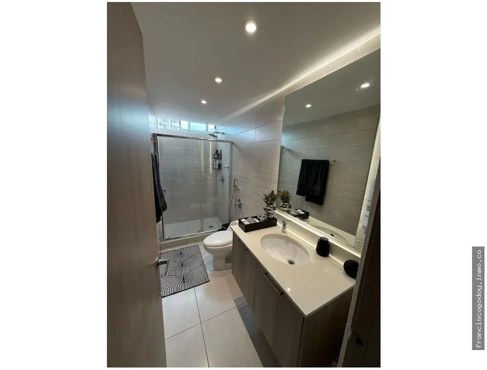 Apartment for Sale in Edison Park