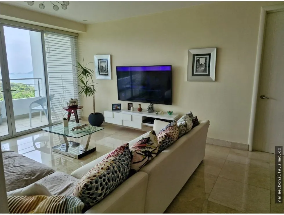 APARTMENT FOR SALE IN PLAYA BONITA