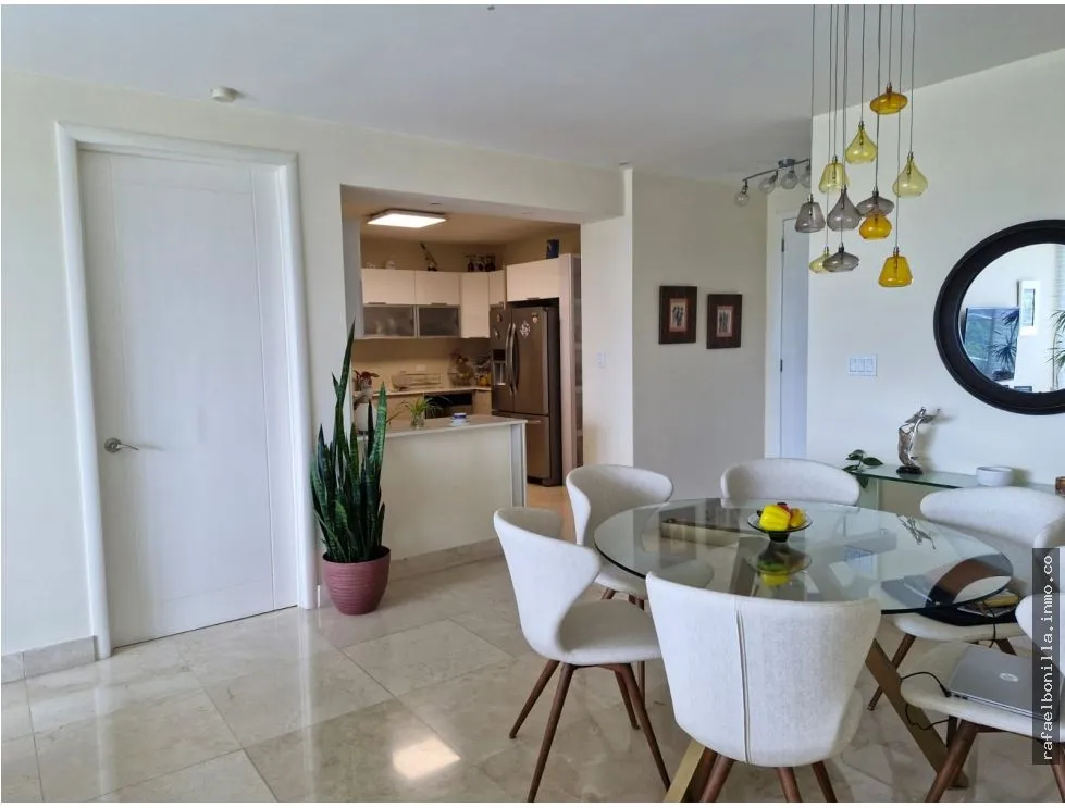 APARTMENT FOR SALE IN PLAYA BONITA