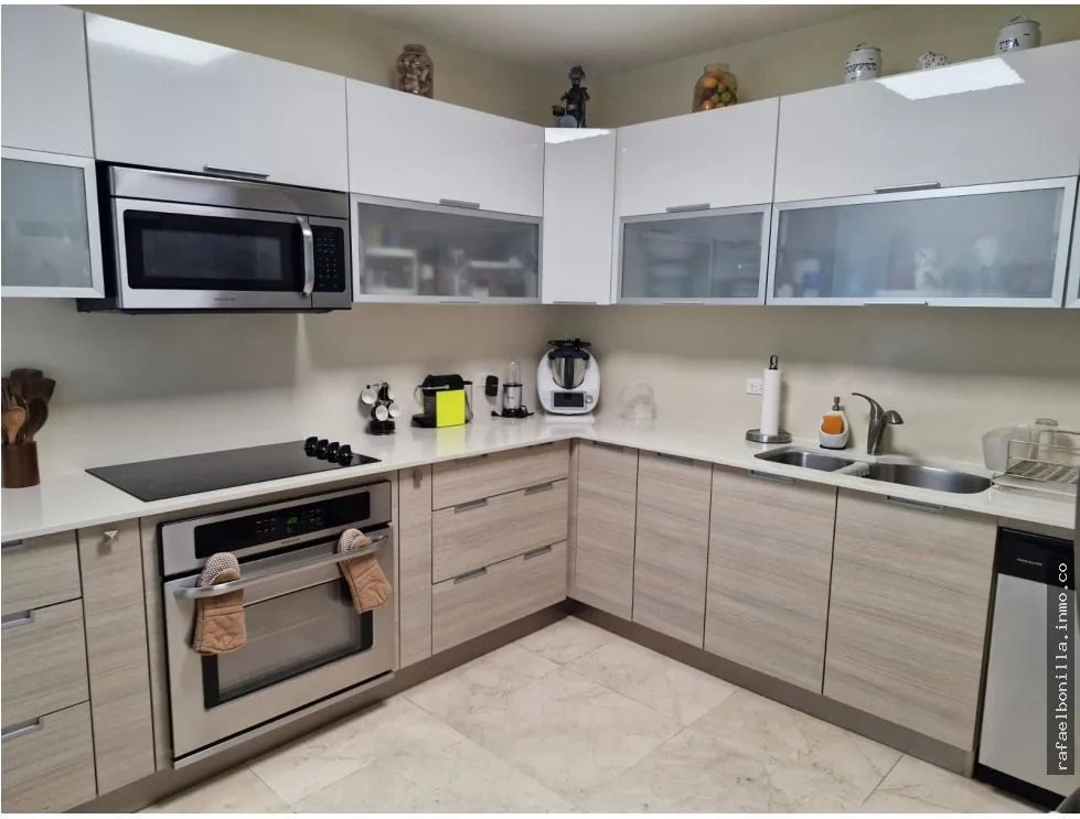 APARTMENT FOR SALE IN PLAYA BONITA