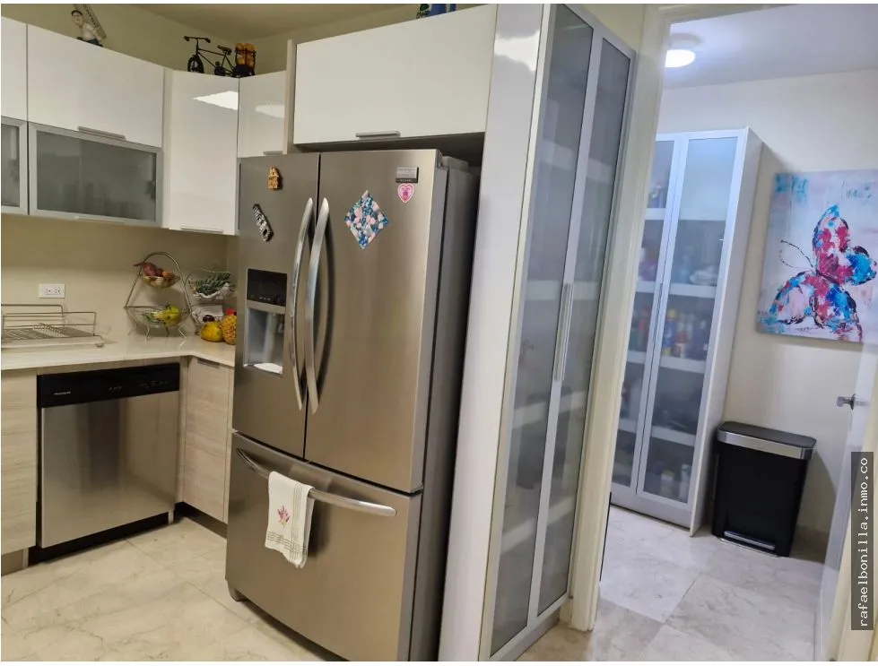APARTMENT FOR SALE IN PLAYA BONITA