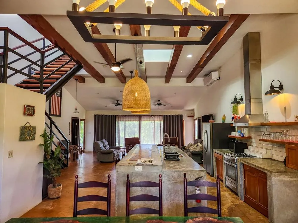 Casa de cuatro habitaciones con vista al mar en Boca Chica