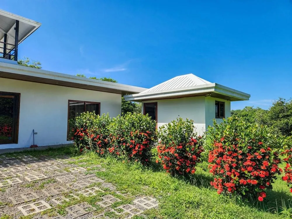 Casa de cuatro habitaciones con vista al mar en Boca Chica