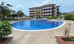 Condominio asequible de 3 habitaciones en venta en Coronado