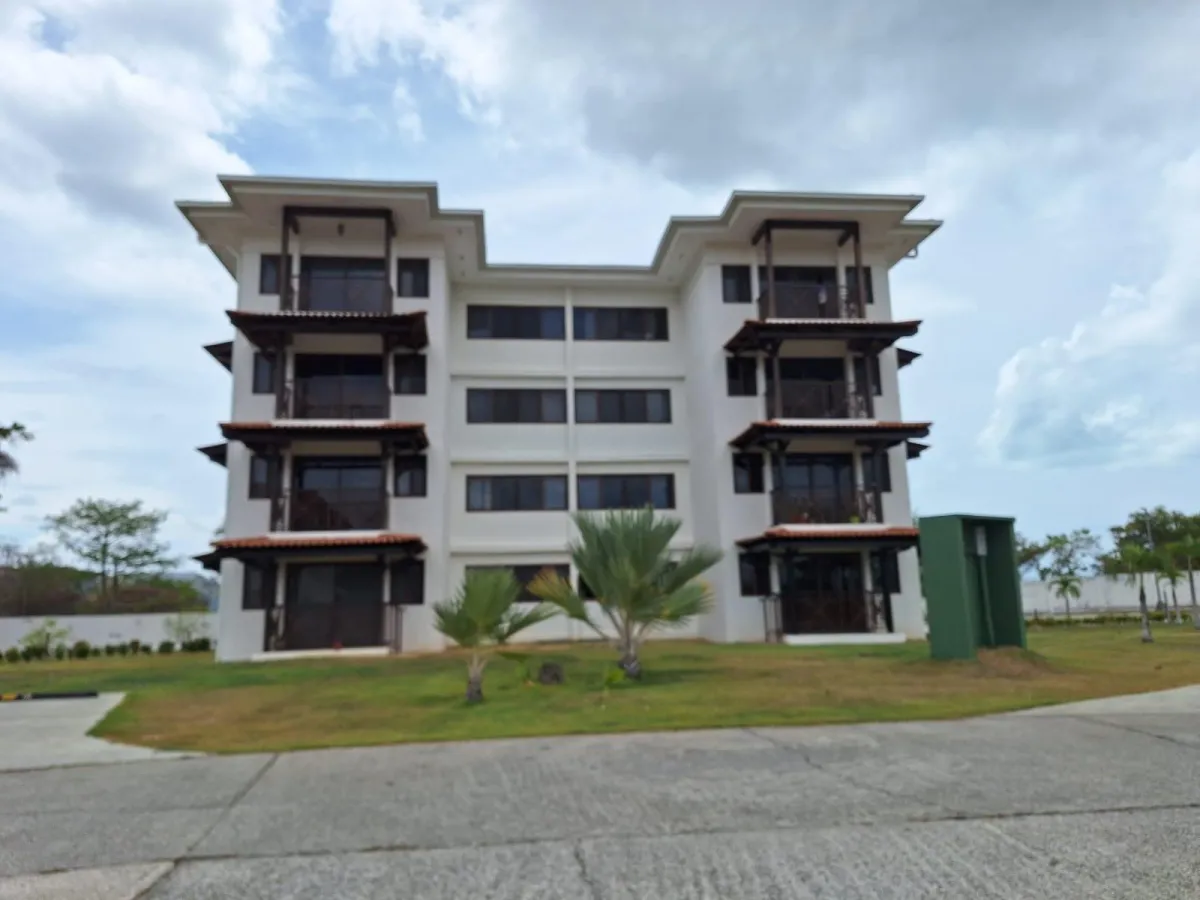 Condominio asequible de 3 habitaciones en venta en Coronado