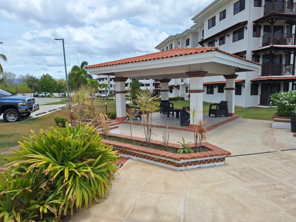 Condominio asequible de 3 habitaciones en venta en Coronado