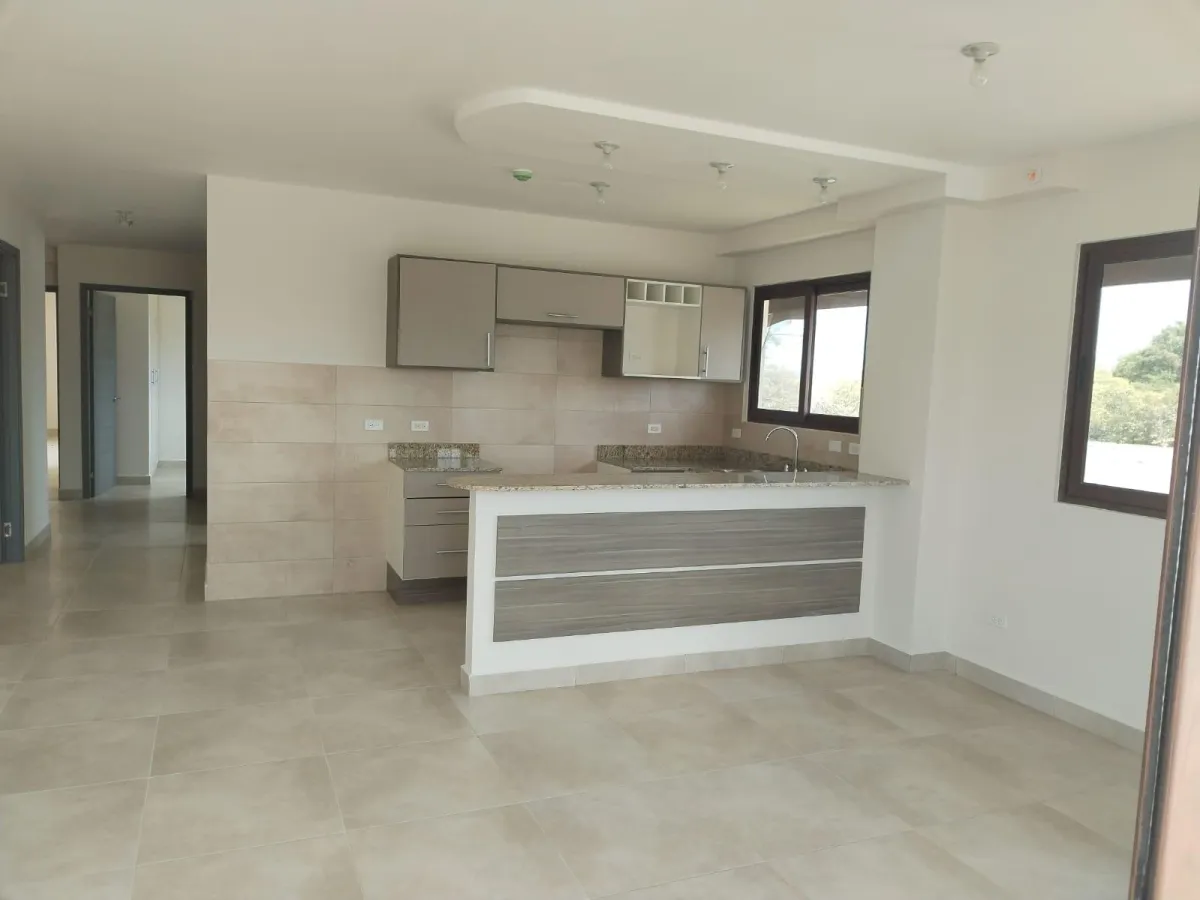 Condominio asequible de 3 habitaciones en venta en Coronado