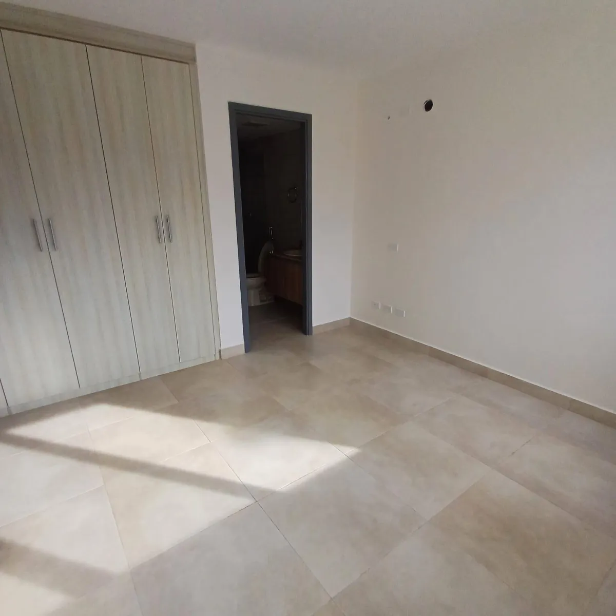 Condominio asequible de 3 habitaciones en venta en Coronado