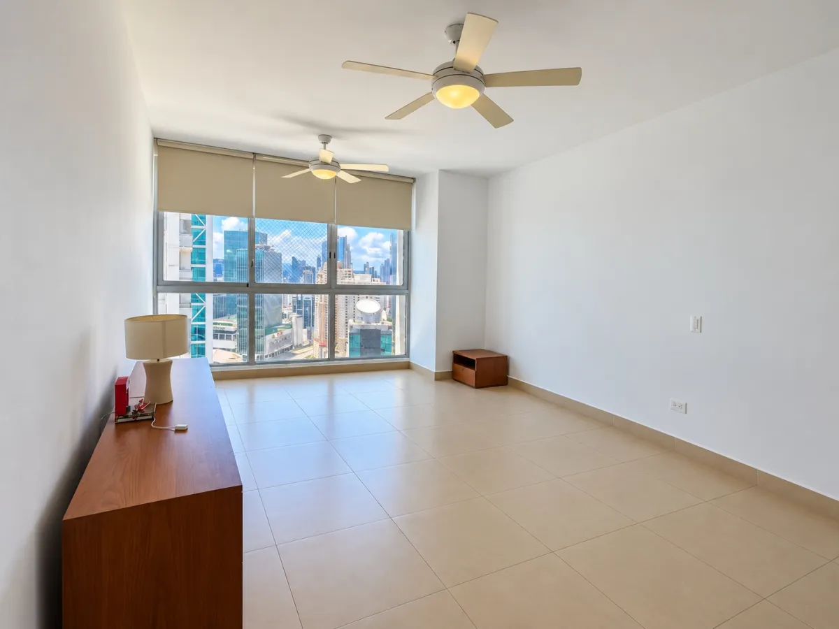 Oceanfront apartment for sale | 204 m2