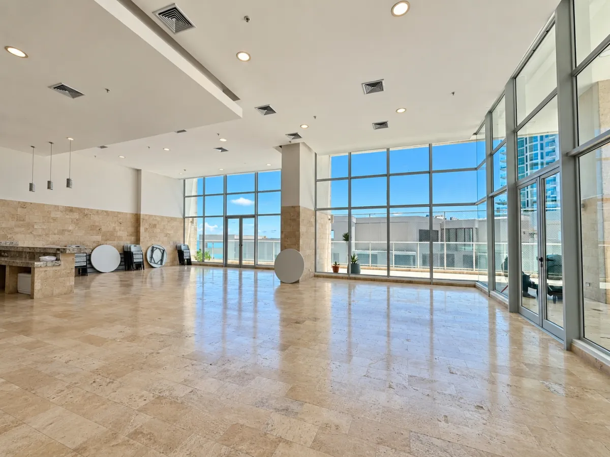 Oceanfront apartment for sale | 204 m2