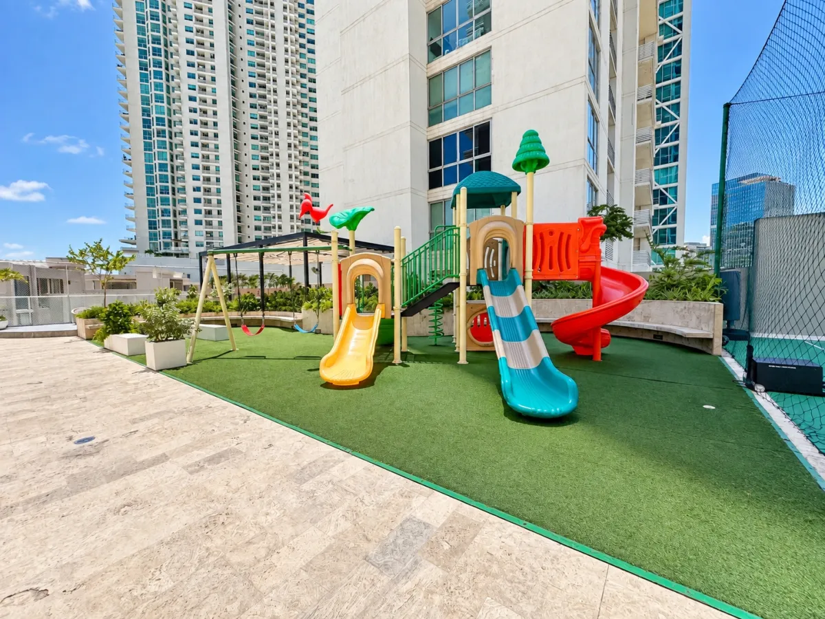 Oceanfront apartment for sale | 204 m2