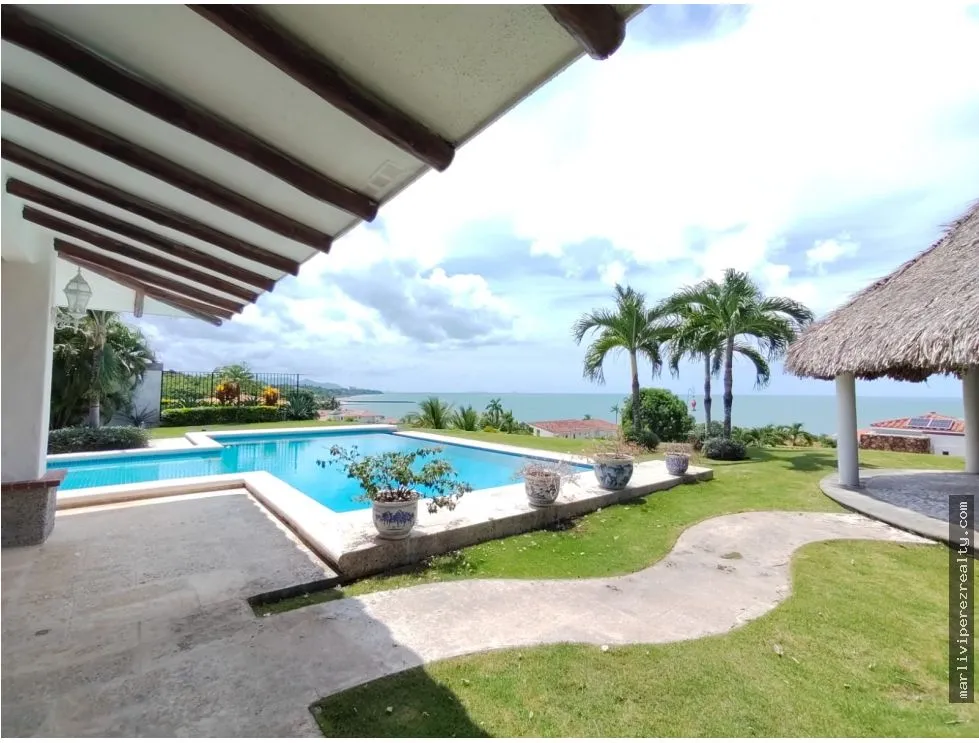 Furnished Beachfront House for Sale
