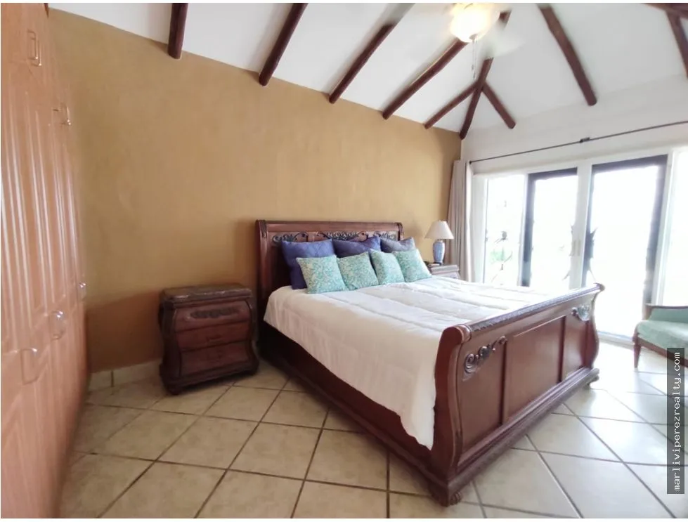 Furnished Beachfront House for Sale