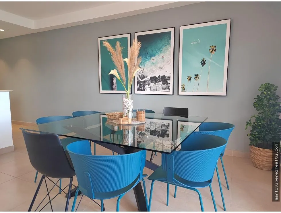 Venta de apartamento amoblado con vista al mar y club