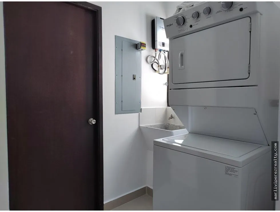 Venta de apartamento amoblado con vista al mar y club
