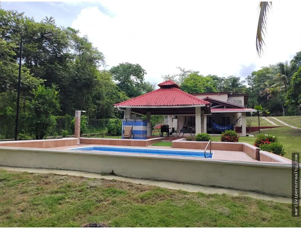 Venta de finca con casa en Cabuya