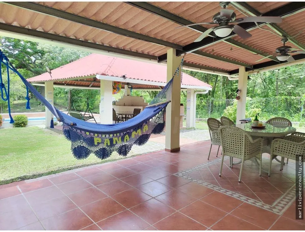 Venta de finca con casa en Cabuya