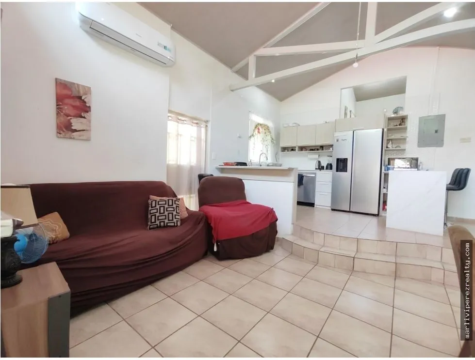 Venta de finca con casa en Cabuya