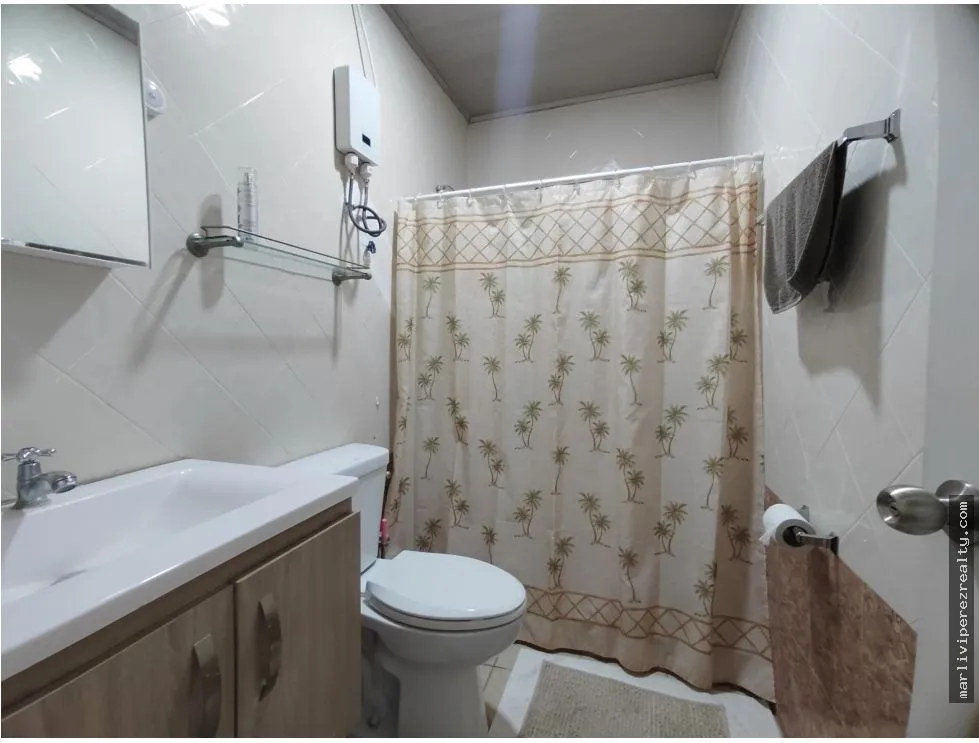 Venta de finca con casa en Cabuya