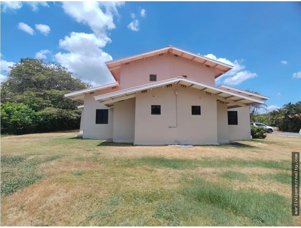 House Sale on the Road to Punta Chame. 1.8km from the Inter-American Highway