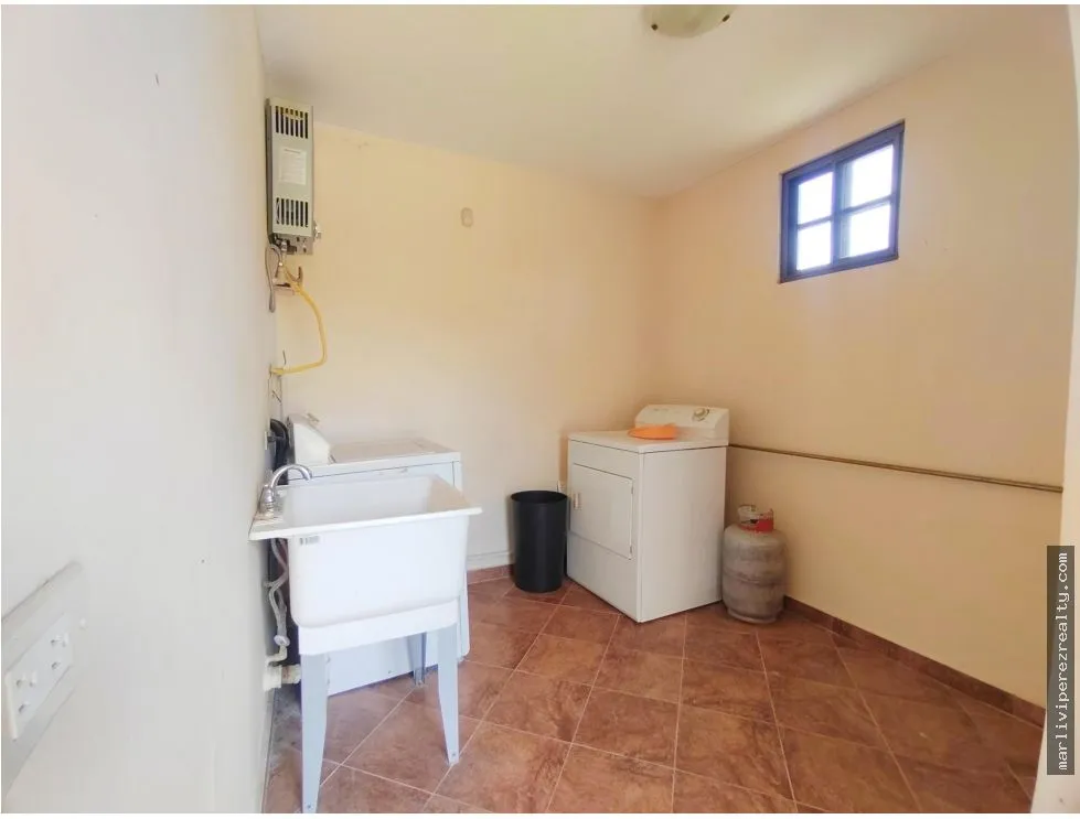 House Sale on the Road to Punta Chame. 1.8km from the Inter-American Highway