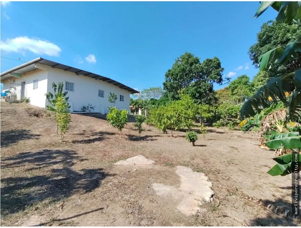 CASA CAMPESTRE CON PISCINA PRIVADA EN ANTON