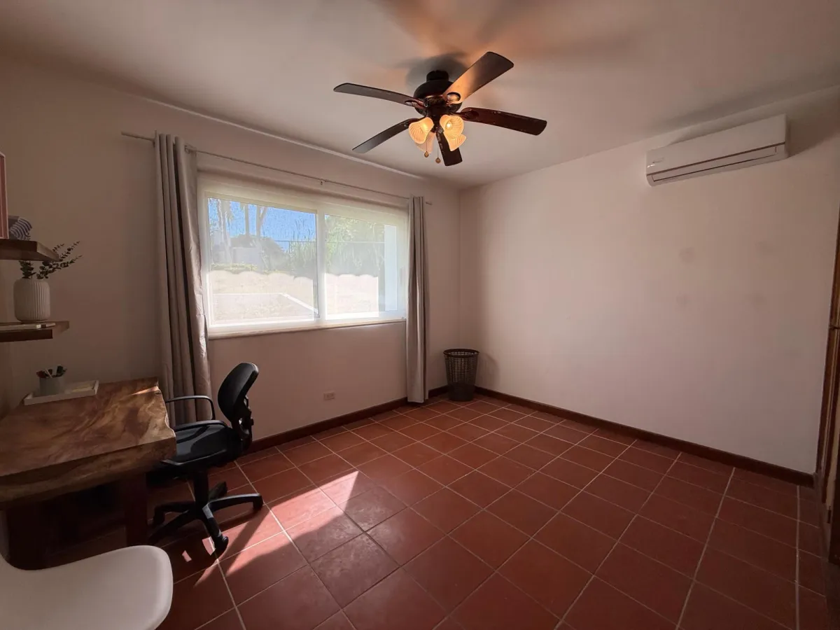 Casa privada con piscina y amplio terreno en Coronado