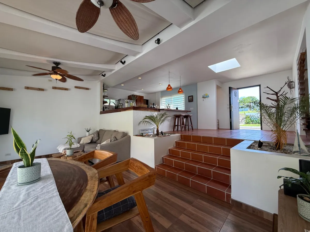 Casa privada con piscina y amplio terreno en Coronado