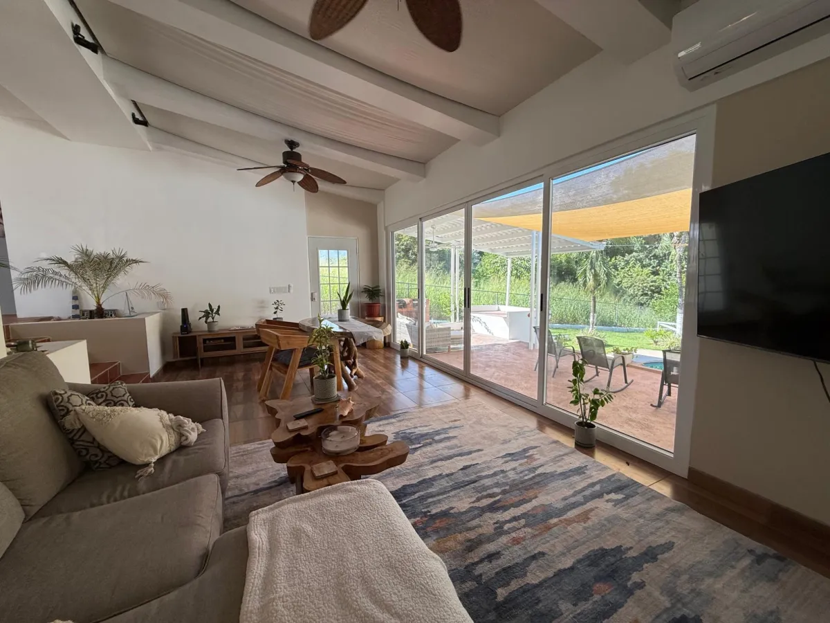 Casa privada con piscina y amplio terreno en Coronado