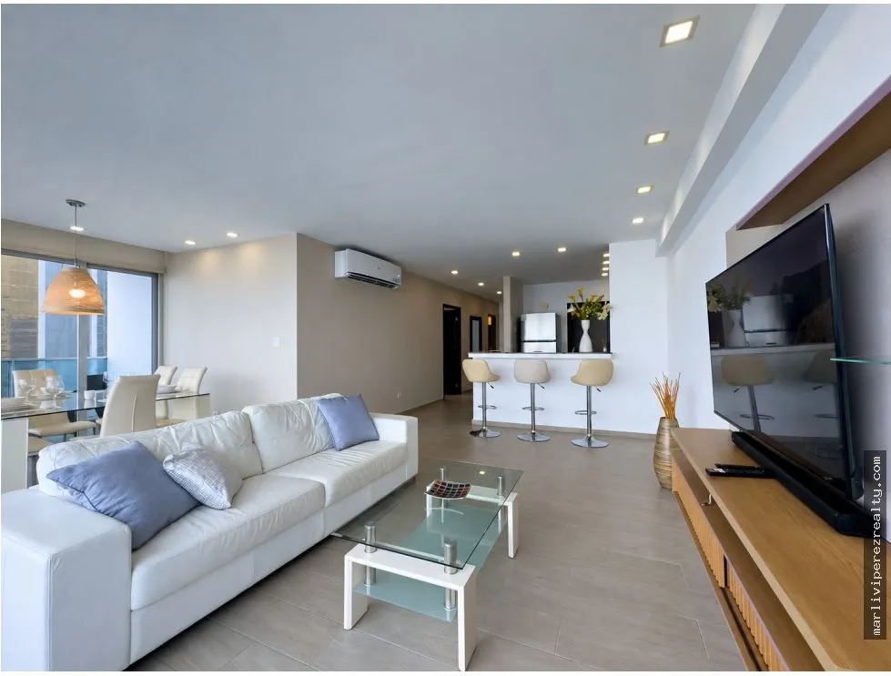 Alquiler de Apartamento frente al mar Av. Balboa