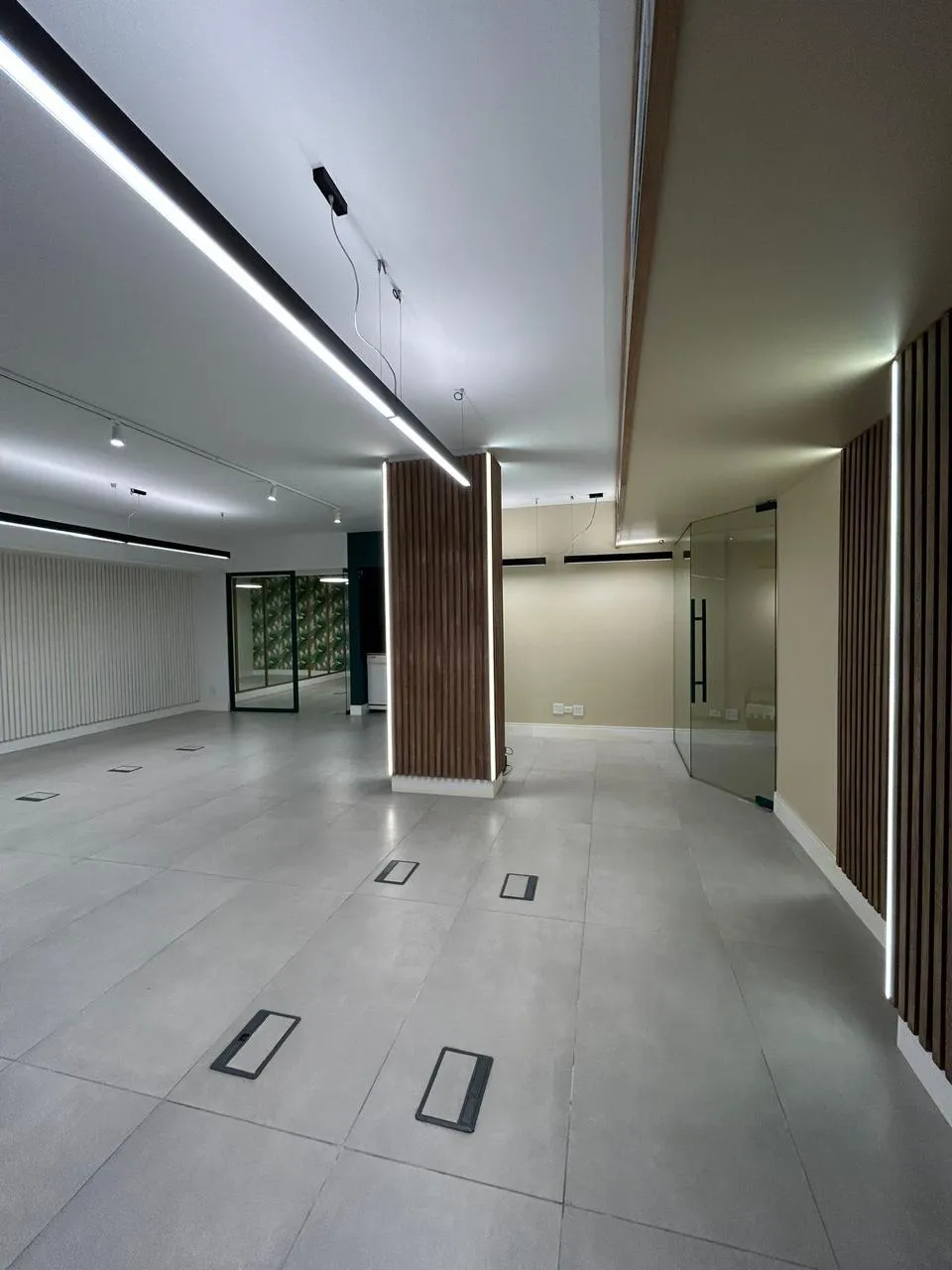 Commercial Space for Sale in Marbella – 120 m² Ground Floor (2 Parking Spaces / 2 Restrooms)