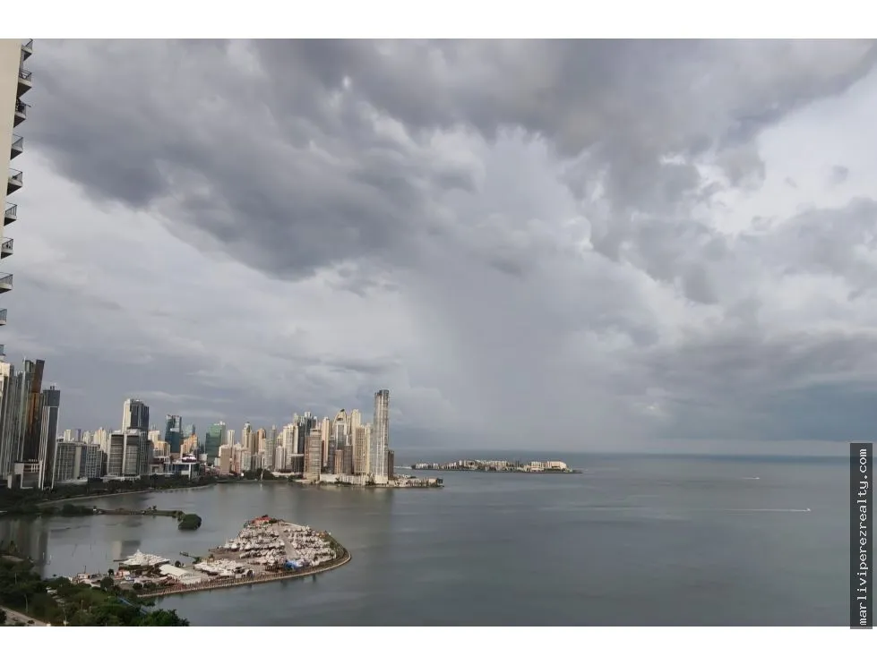 OCEANVIEW APARTMENT RENTAL ON AVENIDA BALBOA - HIGH FLOOR