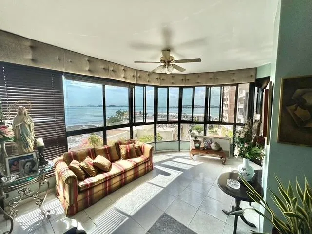 VENTA PISO COMPLETO EN REGENT PU NTA PAITILLA