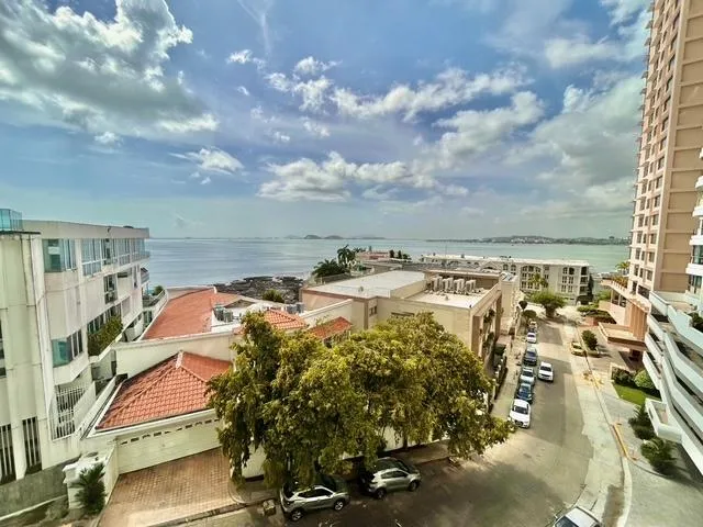 VENTA PISO COMPLETO EN REGENT PU NTA PAITILLA
