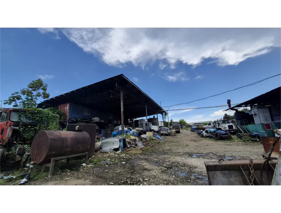 Terreno con Galera Comercial/Industrial C2, Las Mañanitas – 4,568 m²
