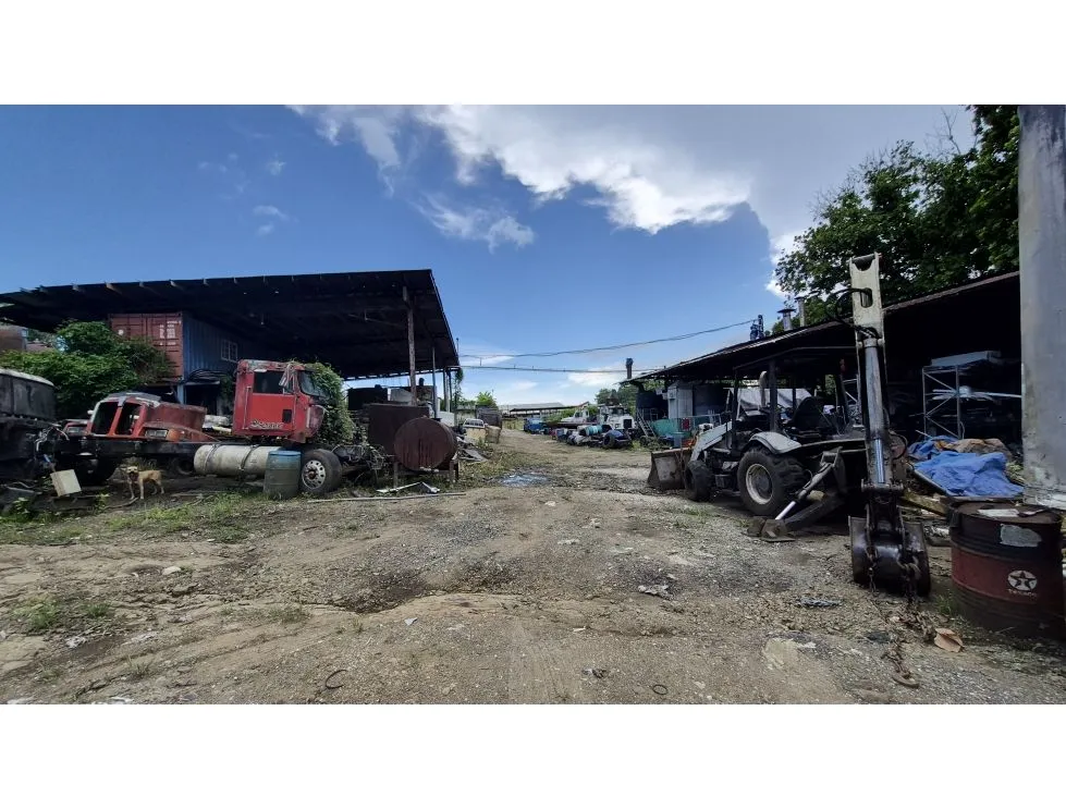 Terreno con Galera Comercial/Industrial C2, Las Mañanitas – 4,568 m²