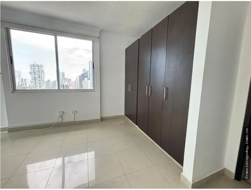 квартира в Obarrio на продажу