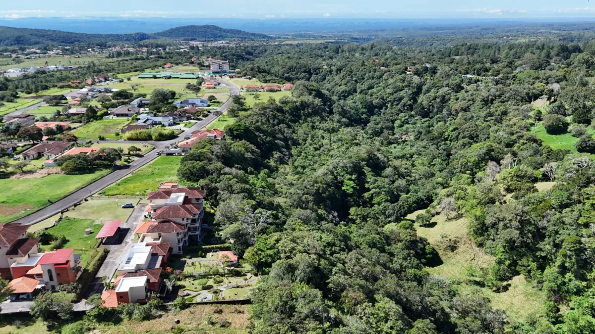 6.9 ha plot of land next to Boquete Country Club