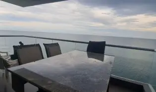 174 m² High-Floor Beachfront Condo at PH Biltmore