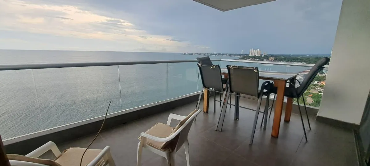174 m² High-Floor Beachfront Condo at PH Biltmore