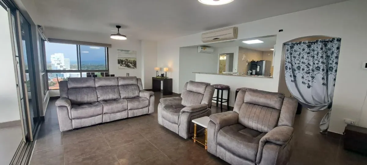 174 m² High-Floor Beachfront Condo at PH Biltmore