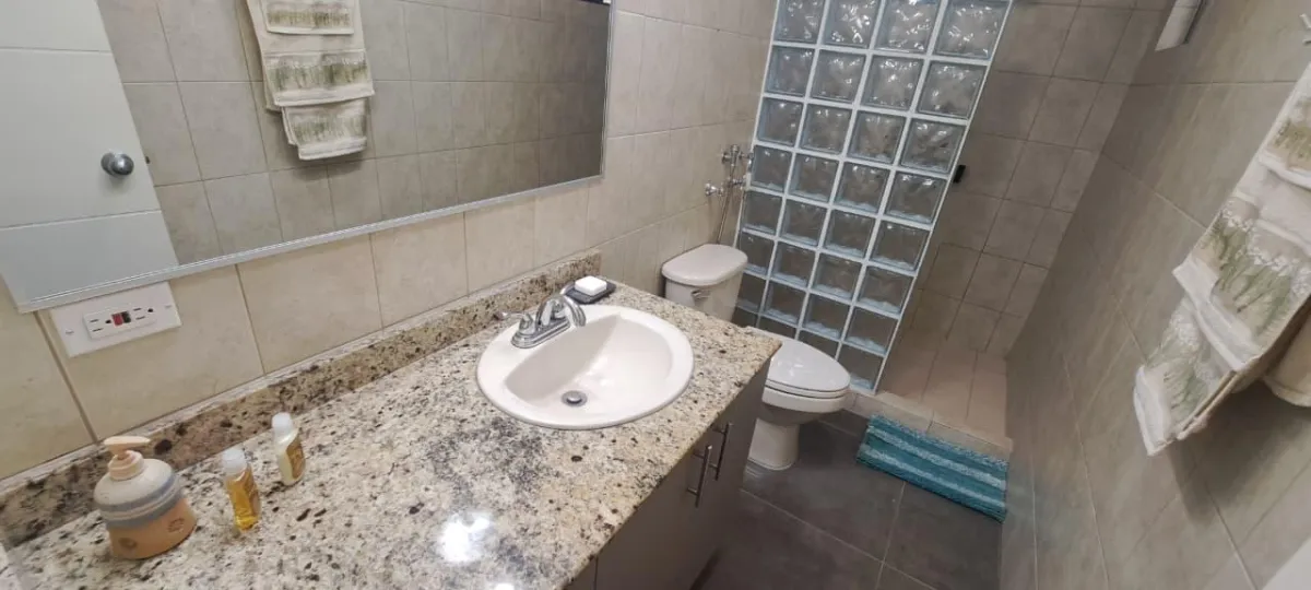 174 m² High-Floor Beachfront Condo at PH Biltmore