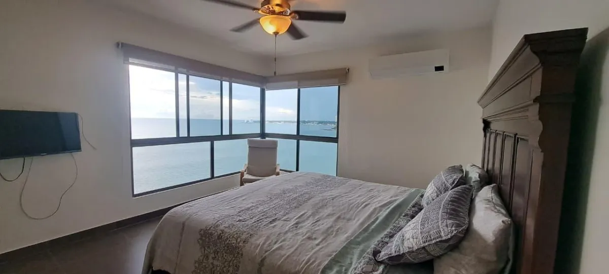 174 m² High-Floor Beachfront Condo at PH Biltmore