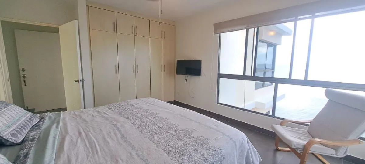 174 m² High-Floor Beachfront Condo at PH Biltmore