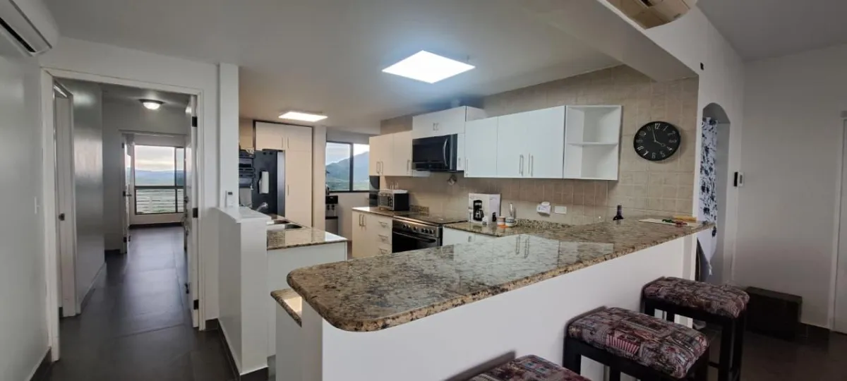 174 m² High-Floor Beachfront Condo at PH Biltmore